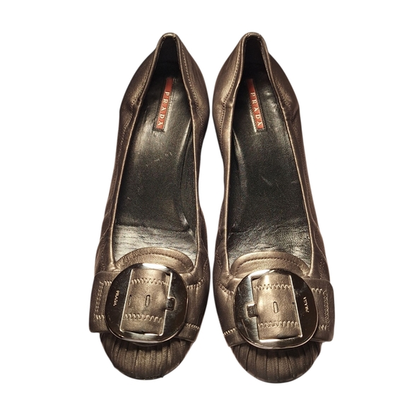Prada 2000 Statement Buckle Pumps 40.5 or 10.5 Metallic Celeb Style Old Money - Picture 1 of 12